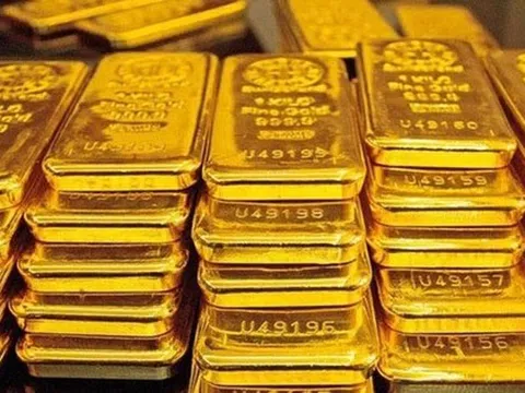 Giá vàng thế giới tăng vùn vụt chính thức vượt mốc 3.300 USD/ounce, chuyên gia thay đổi dự báo