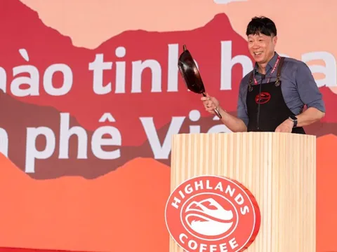 Lần đầu lộ diện trước truyền thông, ‘cha đẻ’ chuỗi cà phê Highlands Coffee David Thái tiết lộ lý do ‘kín tiếng’ suốt gần 3 thập kỷ