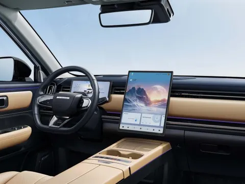 Ở Việt Nam có mẫu xe to ngang CX-5 nhưng ăn xăng 1L/100km, mạnh hơn cả Land Cruiser Prado: Giá thế nào?