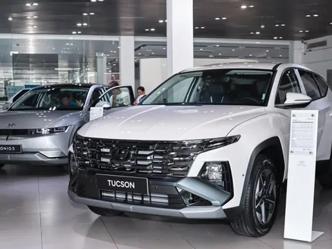 Ô tô Hyundai bất ngờ nhận ưu đãi hiếm có: Giảm 70% lệ phí trước bạ, tặng tiền mặt và nhiều quà khủng