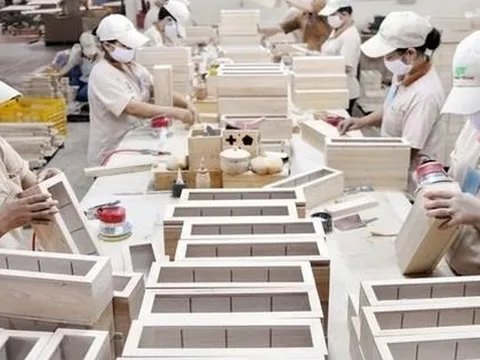 Lương công nhân gỗ Thái Lan, Malaysia, Indonesia đều trên 1.000 USD, riêng công nhân gỗ Việt Nam chỉ nhận từ 300 – 400 USD