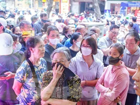 Cảnh tượng chưa từng thấy ở 'phố vàng' Hà Nội