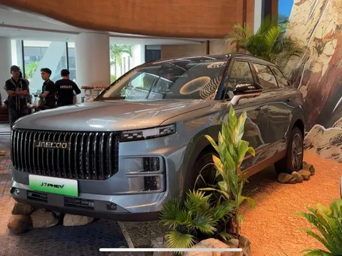 Đáp trả BYD Sealion 6, Jaecoo J7 PHEV giảm 90 triệu đồng