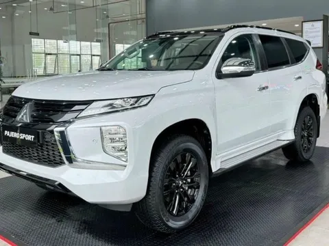 Loạt xe lọt top bán ít nhất dù ưu đãi cả trăm triệu đồng: Accord giảm ‘sốc’ vẫn khó 'bật', mu-X và Pajero Sport miệt mài xả hàng năm… 2023