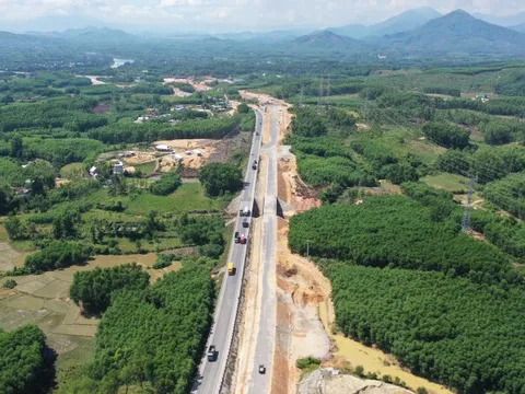 Cao tốc 7.669 tỷ đồng ở Việt Nam cần được mở rộng theo lệnh khẩn cấp, vì sao?