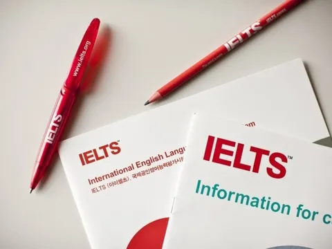 Lần đầu tiên IDP Việt Nam bắt tay Đại học Kinh tế Quốc dân đồng tổ chức thi IELTS