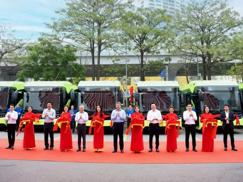 Hà Nội đưa 17 xe buýt điện VinFast vào vận hành tuyến buýt số 34