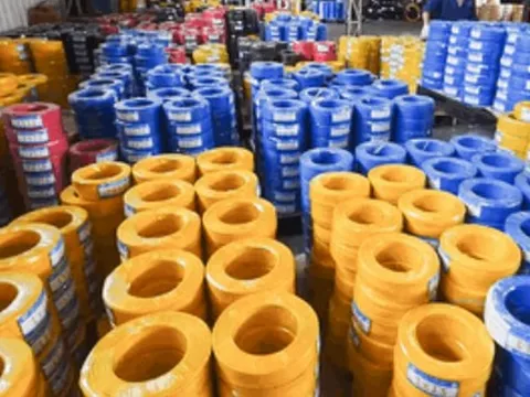 Mỹ vừa chi hơn 300 triệu USD mua một ‘mỏ vàng’ mới nổi của Việt Nam: Nước ta là mắt xích quan trọng của chuỗi cung ứng, các cường quốc công nghệ đua nhau mua hàng