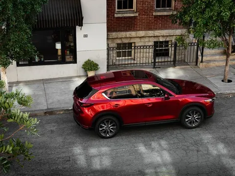 Xe gầm cao người Việt cực ưa chuộng giảm giá hàng trăm triệu đồng trong tháng 4