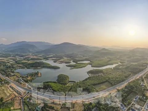 Ngắm cao tốc hơn 9.300 tỷ đồng sắp khai thác ở Quảng Bình