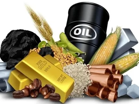 Thị trường ngày 26/4: Giá vàng giảm mạnh 2%, đồng, sắt thép, cao su và đậu tương đồng loạt giảm