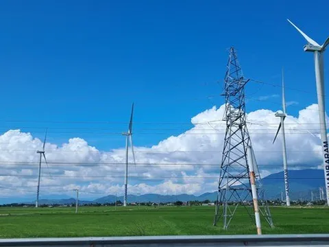 Vì sao vẫn khó mua điện trực tiếp không qua EVN?