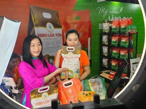 Mở kênh bán hàng riêng, dễ hay khó?