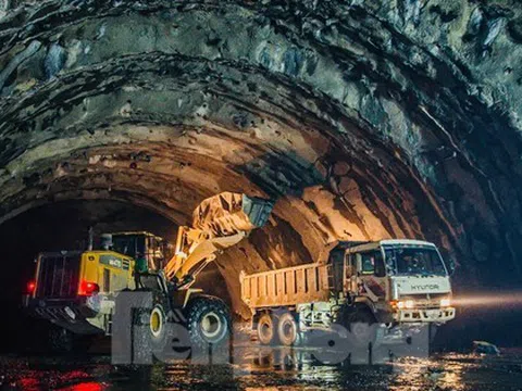 Sắp thông hầm xuyên núi dài nhất cao tốc Bắc Nam