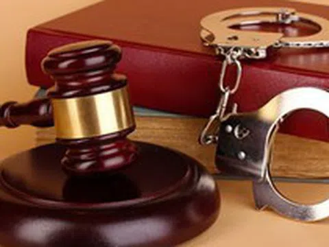 "Bịa chuyện" mua lại được lô đất không trúng đấu giá để chiếm đoạt hơn 936 triệu đồng, đối tượng dùng toàn bộ số tiền đánh bạc qua mạng