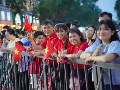 Dù khó khăn, Việt Nam vẫn có thể tăng trưởng đứng đầu ASEAN, gấp 3,5 lần Thái Lan