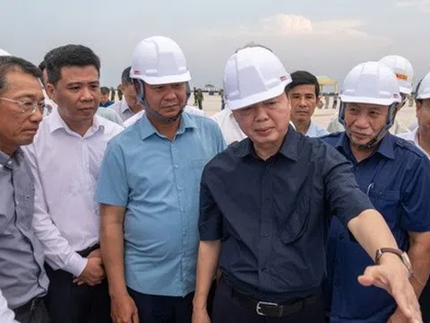 Kiểm tra thực tế 2 dự án trọng điểm, Phó Thủ tướng Trần Hồng Hà lưu ý Quảng Trị nhiều đầu việc