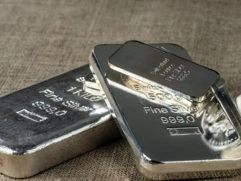 Giá bạc hôm nay 28/4: đi ngang khi đồng USD nỗ lực lấy lại đà tăng