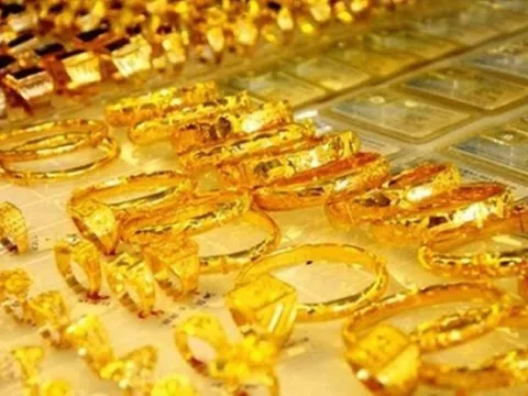 Sáng 28/4, doanh nghiệp giảm giá mua vào vàng nhẫn, vàng SJC nửa triệu đồng mỗi lượng