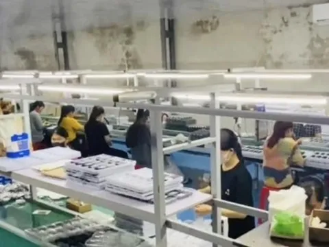 Triệt phá xưởng lắp ráp 12.000 điện thoại Tecno lậu ở Lạng Sơn