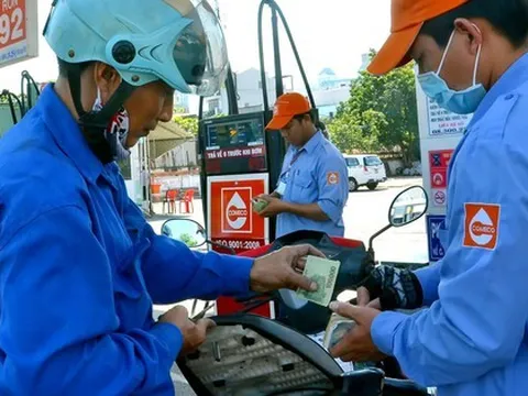 Không điều chỉnh giá xăng dầu vào dịp nghỉ lễ 30-4, 1-5