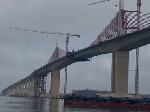 Sau 3 năm khởi công, cầu vượt cửa biển dài nhất miền Trung như thế nào?