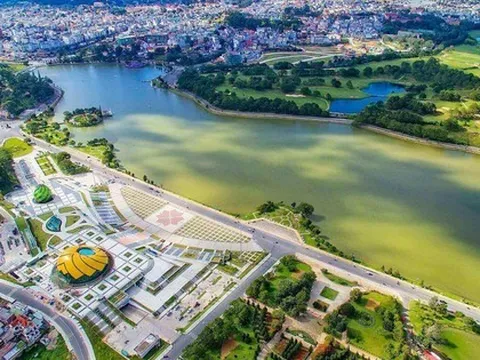 Được chọn làm nơi đặt trung tâm chính trị - hành chính của tỉnh rộng nhất Việt Nam sau sáp nhập, thành phố này có gì đặc biệt?