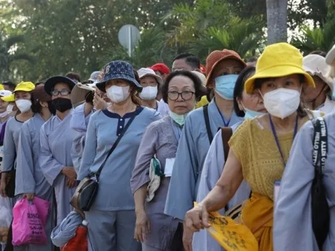 TP HCM: Hàng ngàn người đang hướng về chùa Thanh Tâm