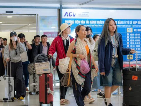 Hơn 219.000 lượt khách qua Nội Bài, Tân Sơn Nhất trong ngày cuối kỳ nghỉ lễ