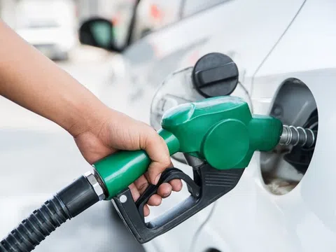 Giá xăng, dầu đồng loạt giảm sau kỳ nghỉ lễ