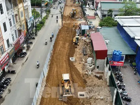 Hà Nội kiểm tra nhà 'siêu mỏng, siêu méo' trên đường Nguyễn Tuân mở rộng