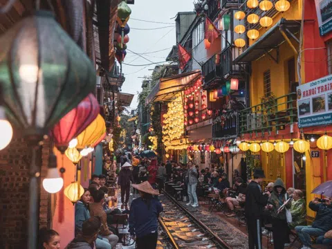 Kinh tế đêm tại Việt Nam: Khách vẫn hỏi chơi gì sau 22h?