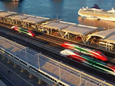 Vingroup muốn làm tuyến đường sắt tốc độ 300km/h Hà Nội - Quảng Ninh, Bộ tính kết hợp với dự án 8.300 tỷ