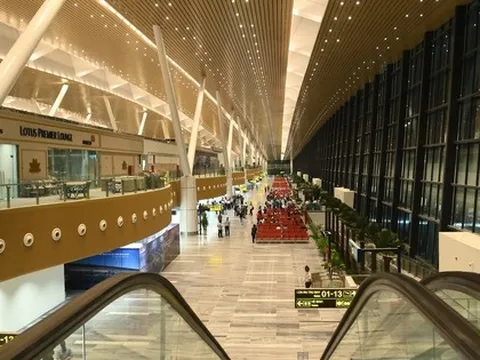 Nhà ga T3 Tân Sơn Nhất bị "dột" sau mưa lớn?