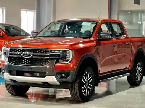 Ford mạnh tay giảm giá loạt xe hot: Cao nhất 100 triệu đồng, 'vua doanh số cũng có phần