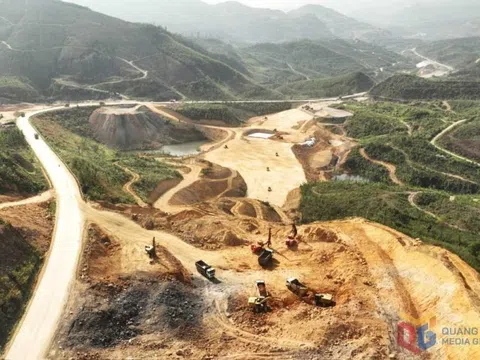 "Đại công trường" dự án gần 2.000 tỷ nối liền hai thành phố: Hạ dốc, cắt cua, hạ nền 30 mét