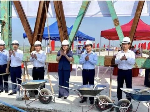 Hợp long cầu vượt sông Đáy nối Ninh Bình – Nam Định