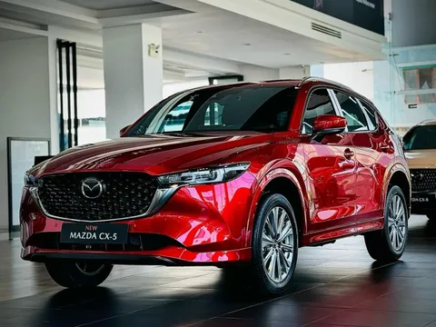 Mazda CX-5 bản VIN 2025 giảm giá hàng chục triệu đồng, giá khởi điểm thực tế ngang ngửa Yaris Cross, Creta