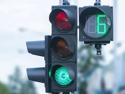 Quy định về đèn xanh, đèn đỏ, đèn vàng, người vi phạm có thể bị phạt tới 22 triệu đồng, trừ đến 10 điểm giấy phép lái xe