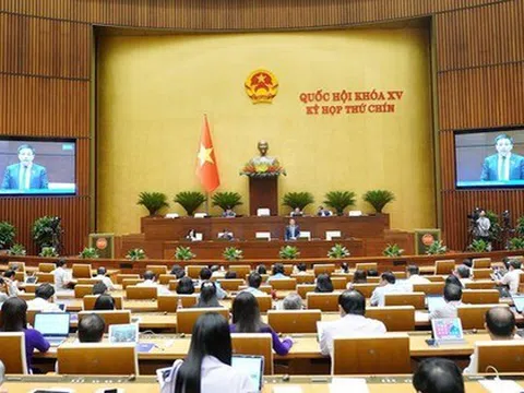 Trình Quốc hội bổ sung ngân sách để chi trả chế độ sau sắp xếp bộ máy, miễn học phí