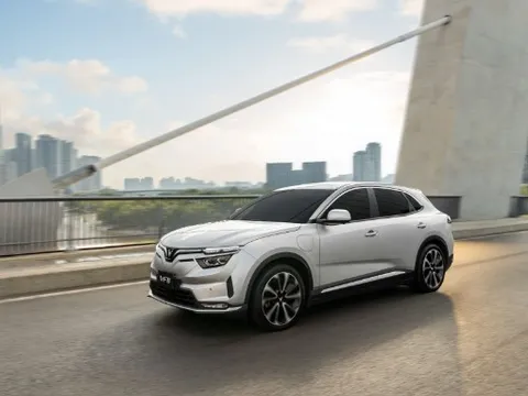 Chuyên gia xe quốc tế hội tụ tại sự kiện "Thử & Tin – Chinh phục VF 8"