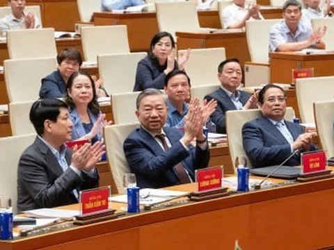 Bộ Chính trị: Tránh lộ thông tin, bí mật Nhà nước liên quan sắp xếp bộ máy