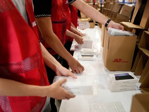 J&T Express trở thành đối tác vận chuyển các sản phẩm công nghệ cho Samsung Việt Nam