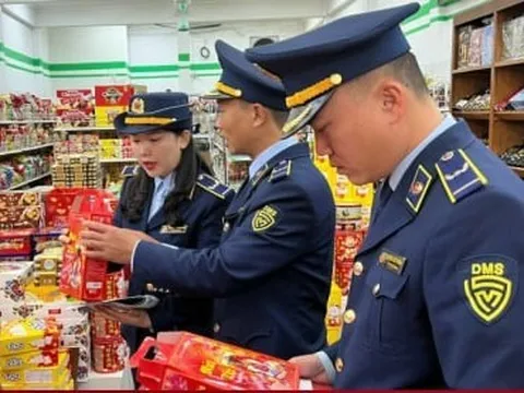 Cán bộ 'bật đèn xanh' cho doanh nghiệp buôn hàng giả, Thủ tướng chỉ đạo khẩn