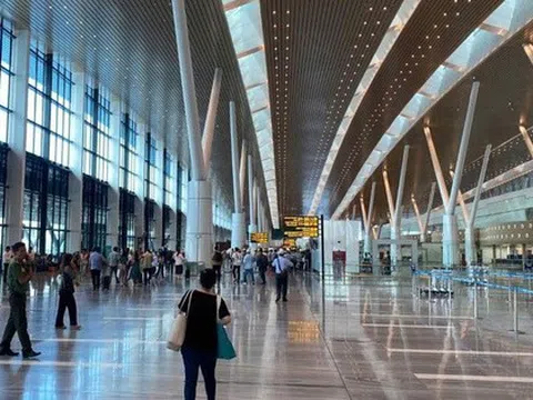 Xử lý dứt điểm tình trạng nước mưa 'dột' tại nhà ga T3 Tân Sơn Nhất