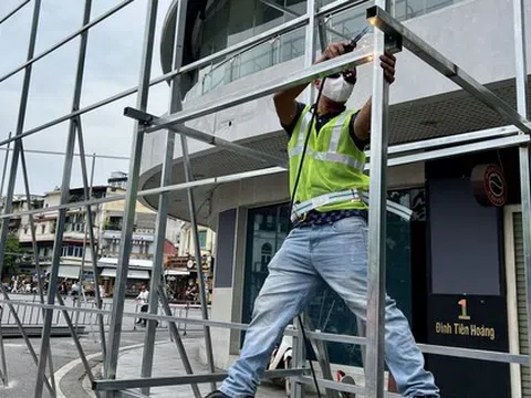 VIDEO: Quây rào, phá dỡ tòa nhà "hàm cá mập"