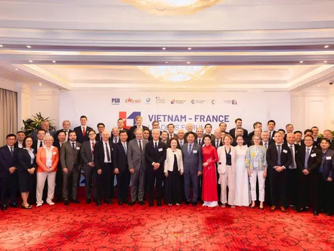 Chủ tịch FPT Trương Gia Bình đề xuất chiến lược “đồng hiện diện” với các doanh nghiệp Pháp
