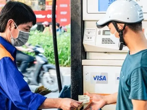 Giá xăng tăng gần 100 đồng/lít, giá dầu đồng loạt giảm