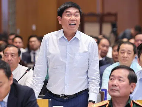 Trước Thủ tướng, tỷ phú Trần Đình Long bày tỏ điều ‘không ngờ’ ở Nghị quyết 68, đưa ra đề nghị đặc biệt về các dự án đầu tư công