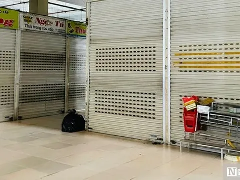 Hé lộ nguyên nhân khiến hàng loạt ki ốt chợ lớn nhất Nghệ An bất ngờ đóng cửa